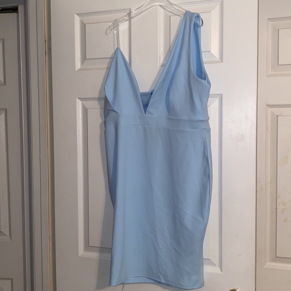 Boohoo bodycon dress (baby blue)